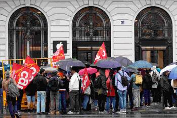 iPhone 15 chaos? Apple workers in France go on strike