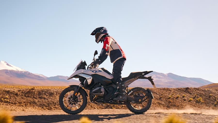 BMW R 1300 GS से उठा पर्दा, ज्यादा पावर के साथ मिलेंगे लेटेस्ट फीचर्स bmw (1)