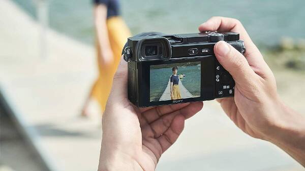 Top mirrorless cameras you can buy in India: Sony, Nikon, more camera main (1)