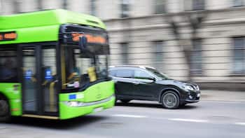 India partners US to roll out 10,000 e-buses across country