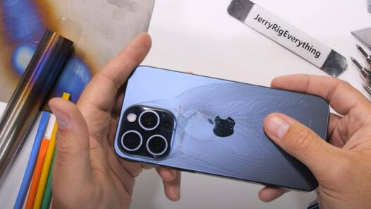 iPhone 15 Pro Max is stronger than iPhone 14 Pro Max? This video shows otherwise