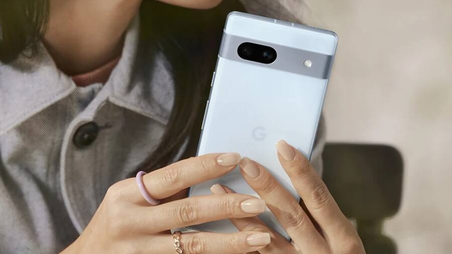 Google Pixel 9 फोटो लॉन्च से पहले लीक, यूनीक डिजाइन के साथ लेगा एंट्री Google Pixel 7a का प्राइस 43,999 रुपये है। इसमें 64MP कैमरा और Tensor G2 चिप जैसे फीचर मिलते हैं।