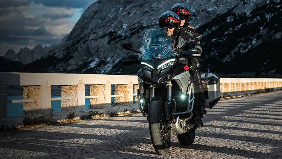 Ducati लाई 30 लाख की बाइक, जबरदस्त लुक के साथ कमाल के फीचर्स Ducati-Multistrada-V4-Rally