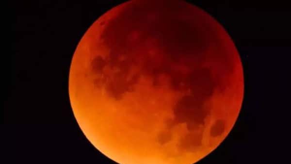Chandra Grahan 2023: कब और कहां देख पाएंगे लाइव? जानें भारत में कितने बजे दिखेगा चंद्रग्रहण Grahan