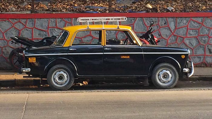 Kaali Peeli Taxi, Premier Padmini