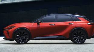 Toyota Crown Sport SUV से उठा पर्दा, डिजाइन देख उड़ जाएंगे होश