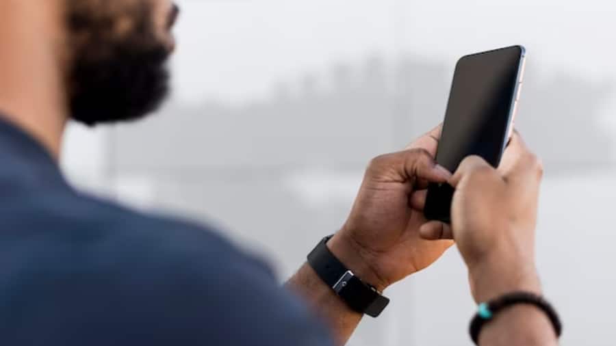 Android फोन में जल्द जुड़ेगा कमाल का फीचर, आसानी से ट्रांसफर कर पाएंगे वीडियो कॉल! android phone