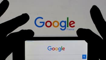 Apple, wooed by Google's multibillion-dollar paycheck, ignored DuckDuckGo for Safari's default search engine