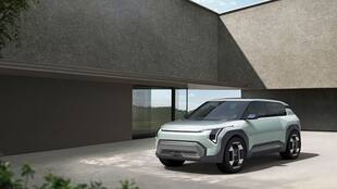 Kia ने इलेक्ट्रिक एसयूवी से उठाया पर्दा, दमदार फीचर के साथ अगले साल देगी दस्तक