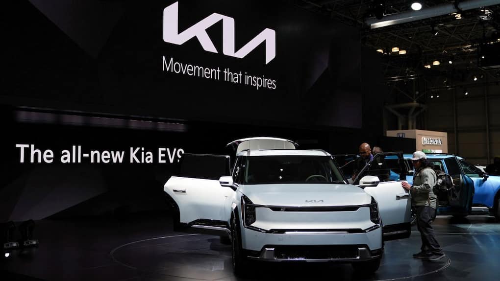 Kia Motors will soon launch the Carnival facelift in India.