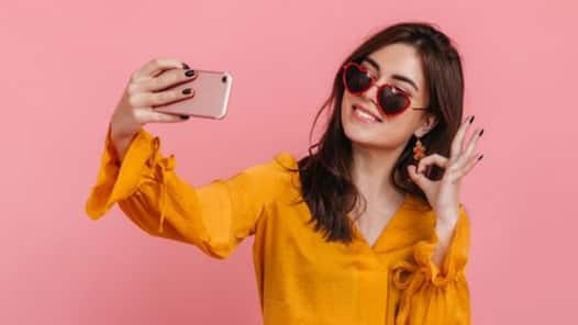 50MP Selfie camera Phones: सेल्फी के दिवानों के लिए बेस्ट रहेंगे 50MP फ्रंट कैमरा वाले ये फोन, देखें लिस्ट