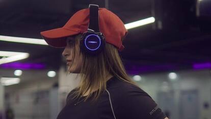 Amazon पर 1500 से कम में मिल रहे धाकड़ हेडफोन, 72 घंटे तक चलेगी बैटरी