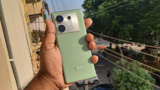 Infinix Zero 30 5G Review: अच्छी डिजाइन और कैमरा वाला फोन