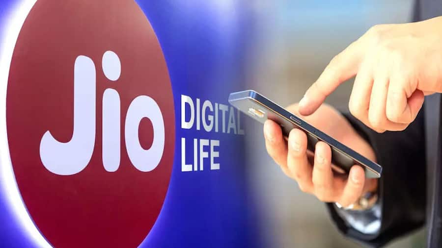 Reliance Jio services down: No internet access for hours, no fix yet Reliance-Jio-Plan