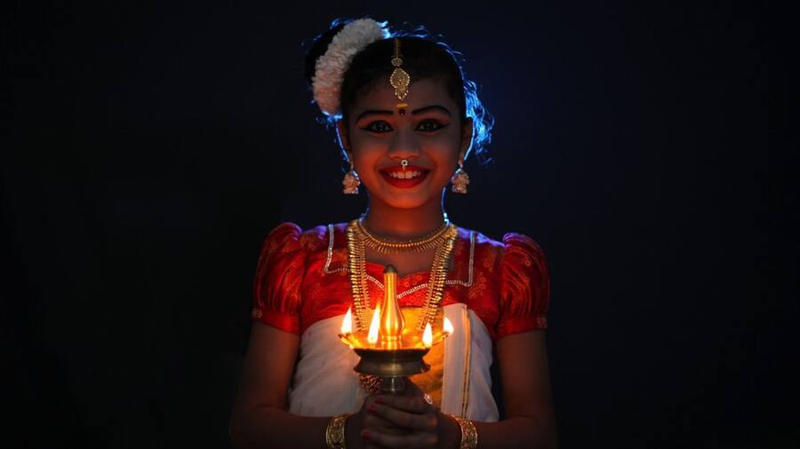 Diwali 2023: How to click best photos for Instagram Click beautiful photos this Diwali