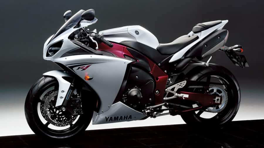 2023 Yamaha R3 बाइक के फीचर्स हुए लीक, कीमत भी आई सामने yamaha (1)
