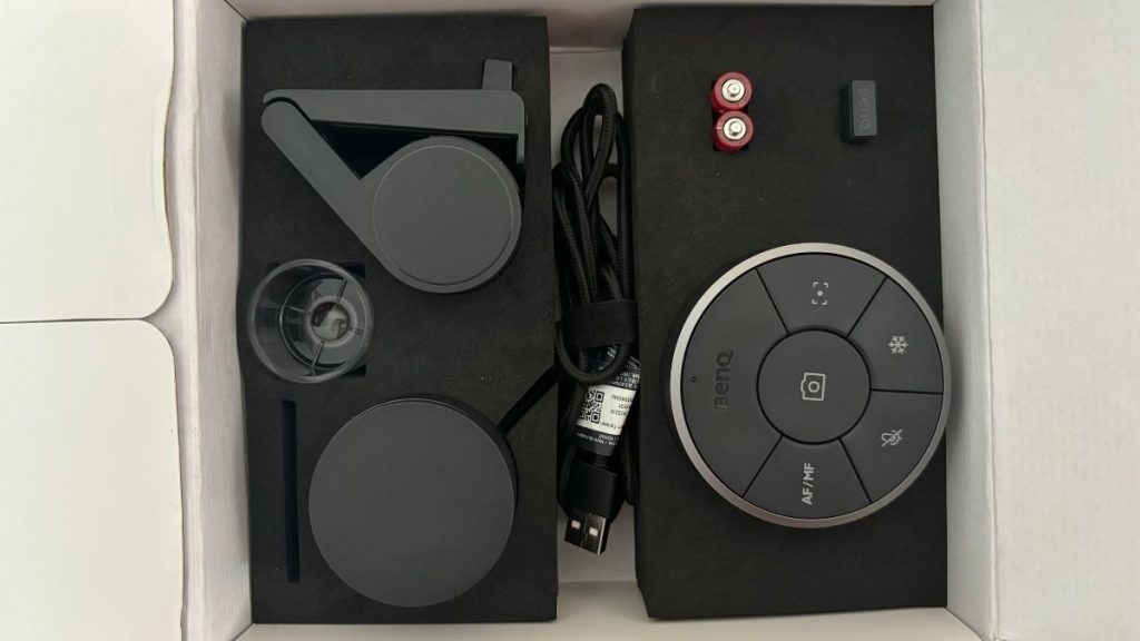 2. BenQ Ideacam S1 Pro review box contents