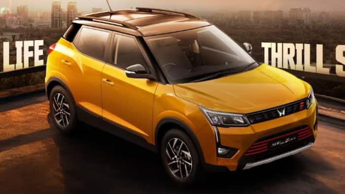 Mahindra XUV300 (1)