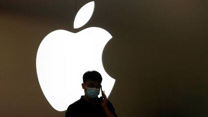 Government denies report that claims India targeted Apple over phone hacking notifications