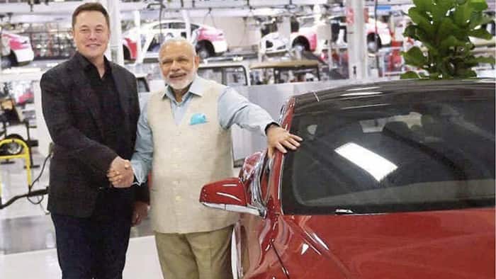 PM Modi met Tesla CEO Elon Musk during his visit to a Tesla factory in 2015.