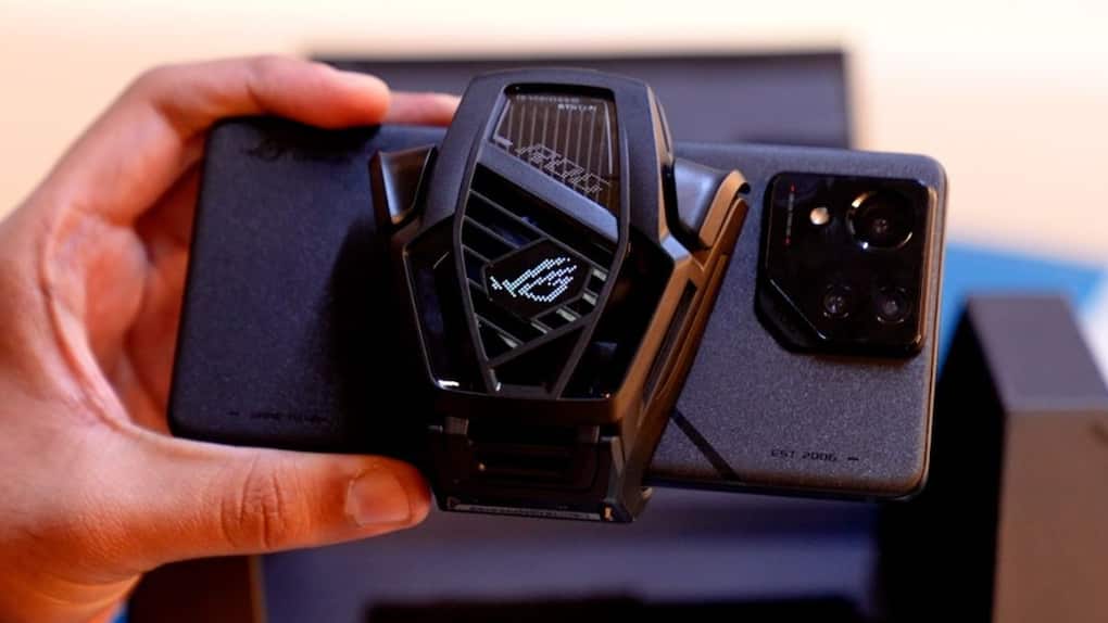 6. Aerocooler X mounted on ROG Phone 8 Pro
