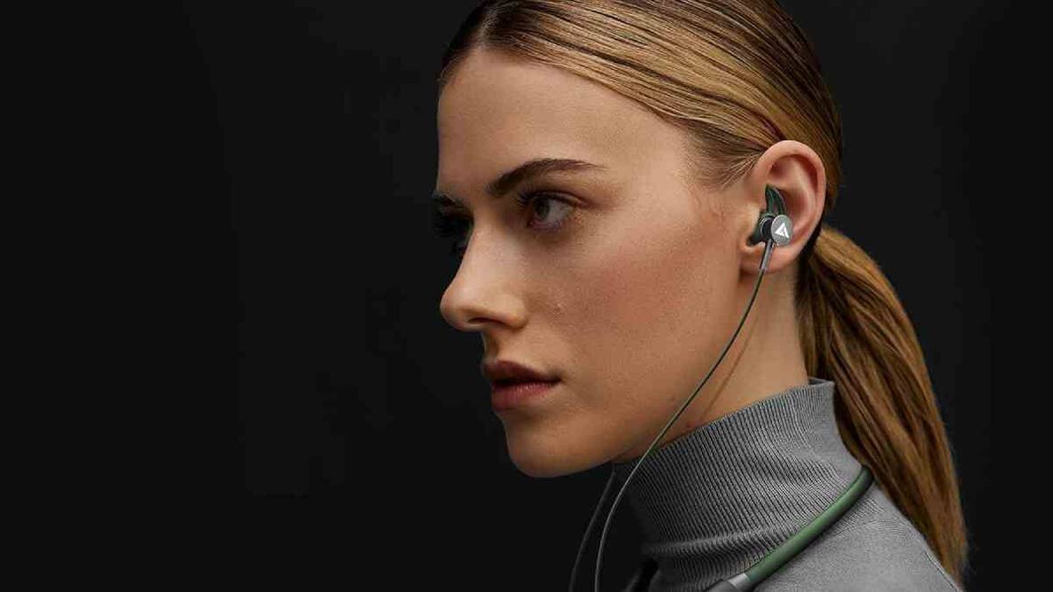 Amazon Republic Day Sale: Top deals on neckbands under Rs 1000