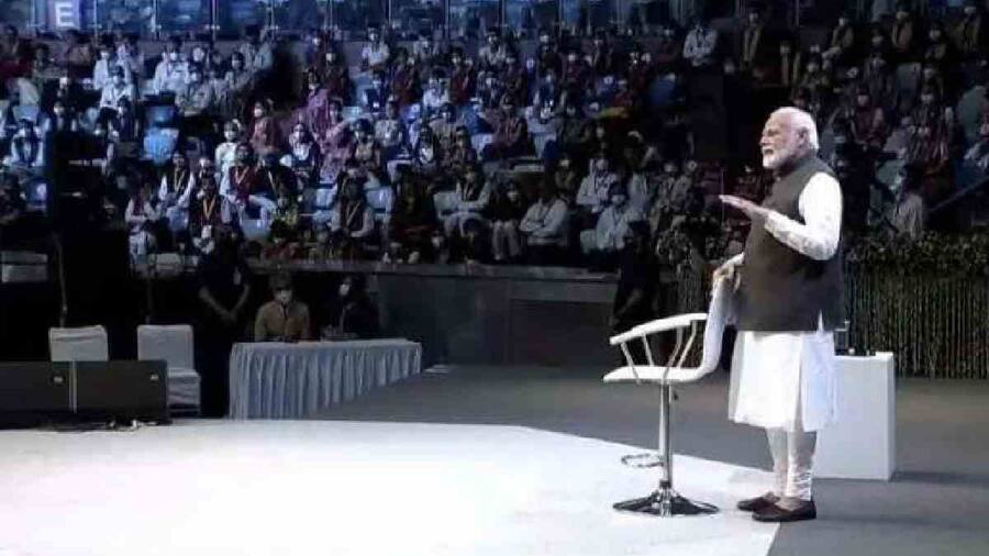 PM Modi advises students to reduce screen time, set small goals at ‘Pariksha Pe Charcha’ PM Modi