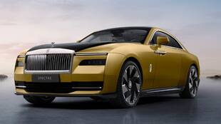 Rolls Royce Spectre भारत में लॉन्च, केवल 4 सेकेंड में पकड़ती है 100 की स्पीड