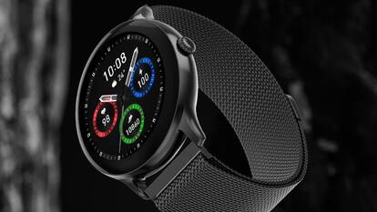 Amazon Great Republic Day sale: Deals on smartwatches under 2K