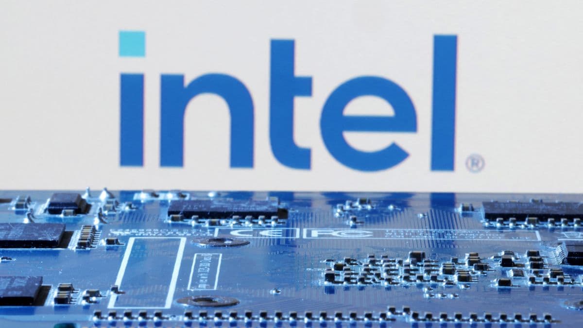 Intel challenges Nvidia, Qualcomm with 'AI PC' chips for cars
