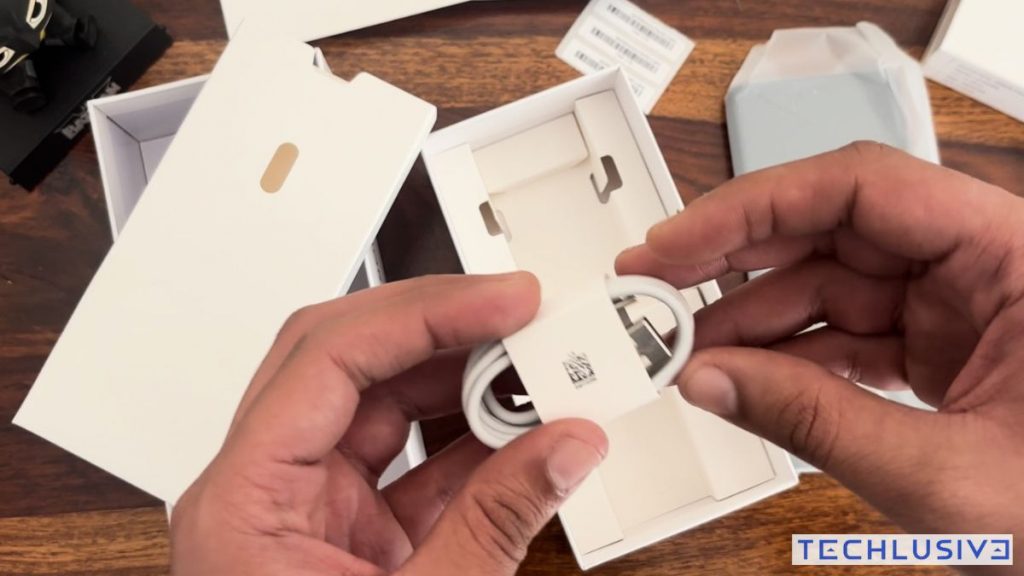 Image showing USB-C cable in the Honor X9b box