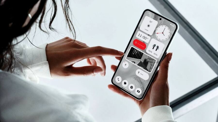 Nothing Phone (2) Display