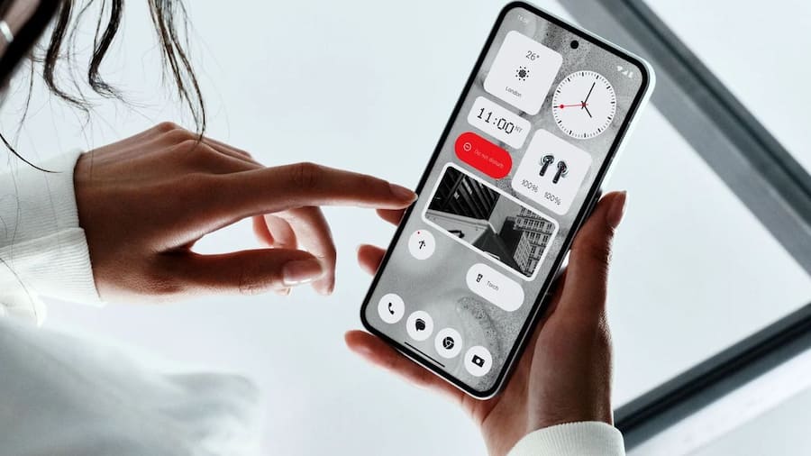 Nothing Phone (2) Display