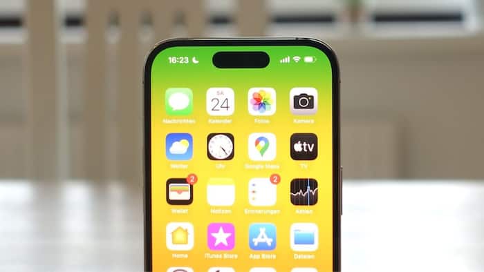 iPhone 17 Display