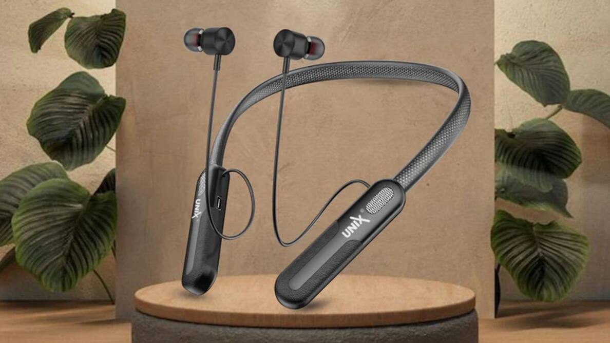 This new neckband lets you change your voice on calls