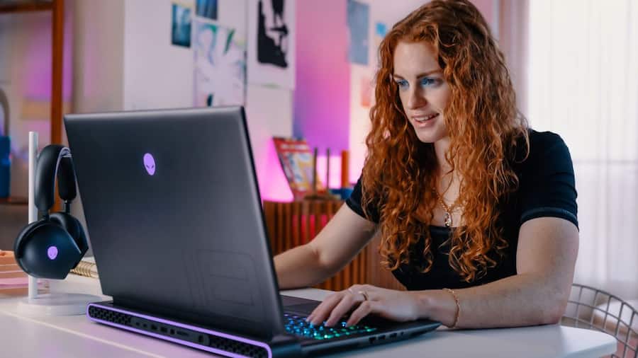Dell Alienware m18 R2 गेमिंग लैपटॉप भारत में लॉन्च, जानें कीमत और फीचर्स Dell (1)