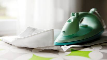 Best portable iron for travel you can buy in India under Rs 1,000