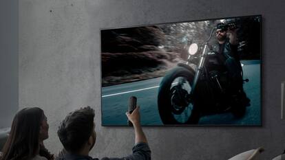 Amazon Deals on 65 inch Smart TV: घर को बनाएं थिएटर, सस्ते में खरीदें बड़ी स्क्रीन वाले टीवी