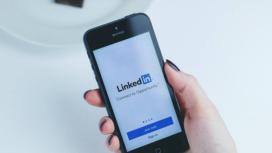 LinkedIn copies TikTok, brings short videos to its app LinkedIn