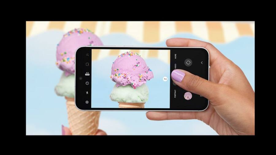 SAMSUNG Galaxy S23 FE Selfie