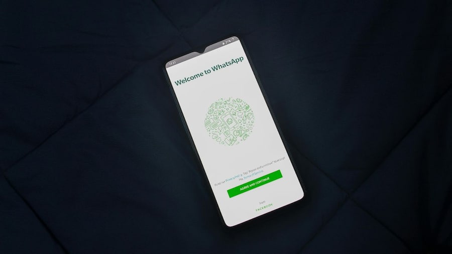 3 Ways to turn your old photos into stickers on WhatsApp WhatsApp