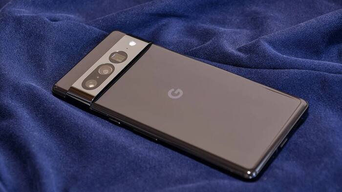 Google may be rolling out emergency satellite communication services to Pixel phones.