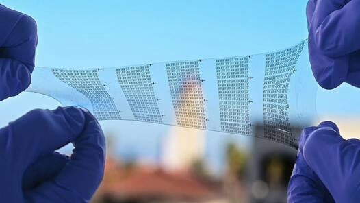 New skin-like wearable LED screen can track health