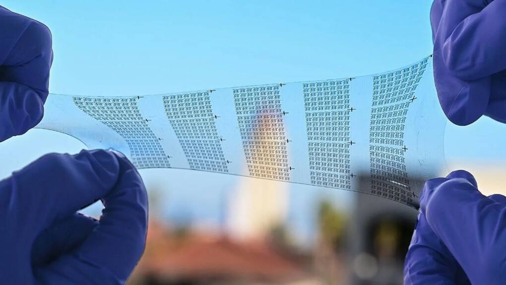 A large portion of the wearable material featuring stretchable transistors and integrated circuits.
