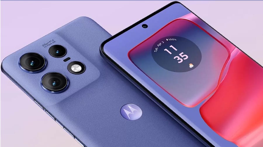 Motorola Edge 50 Pro 5G - Rs 31,999