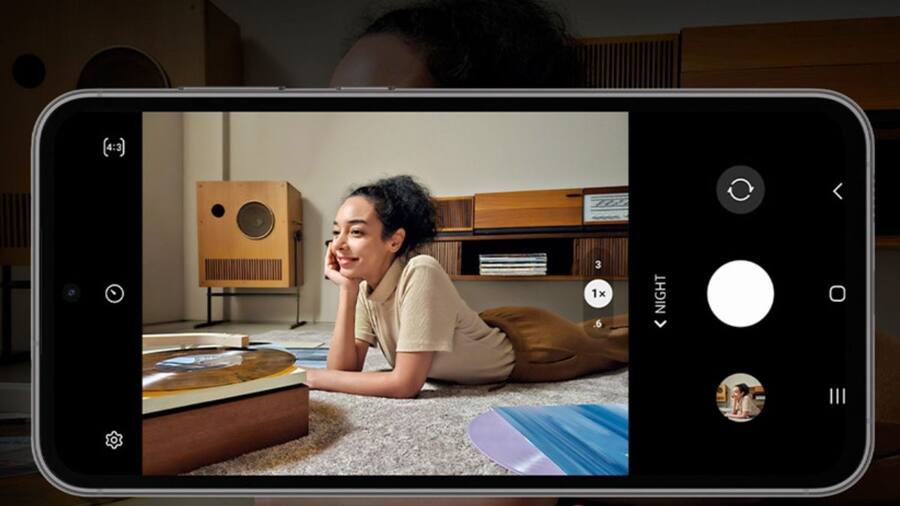 SAMSUNG Galaxy S23 FE Selfie Camera