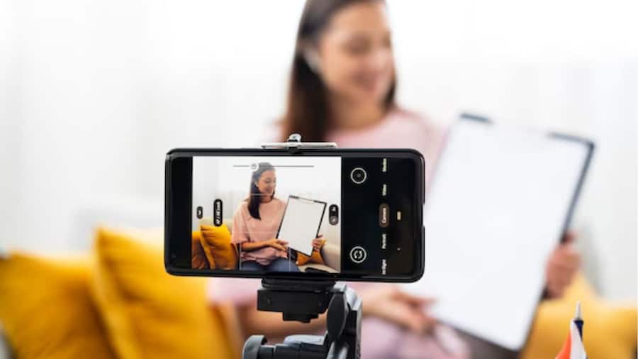 Amazon Deal: क्रिएटर्स के लिए बेस्ट कैमरा फोन, Vlogging होगी 1 नंबर Amazon Deal