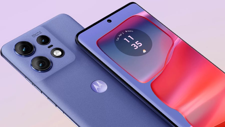 Motorola Edge 50 Pro - Rs 30,999