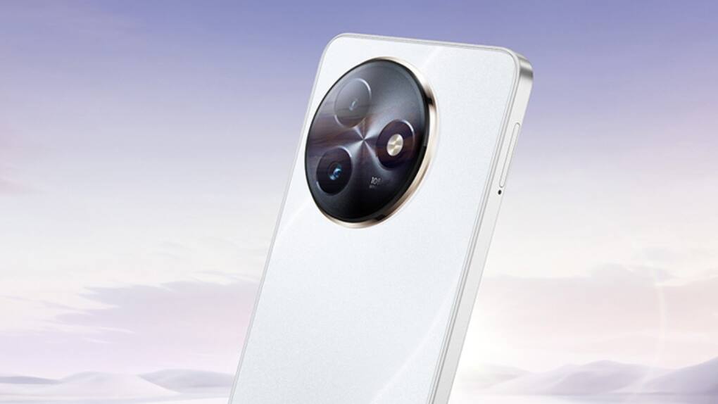 Itel S24 - Rs 10,999