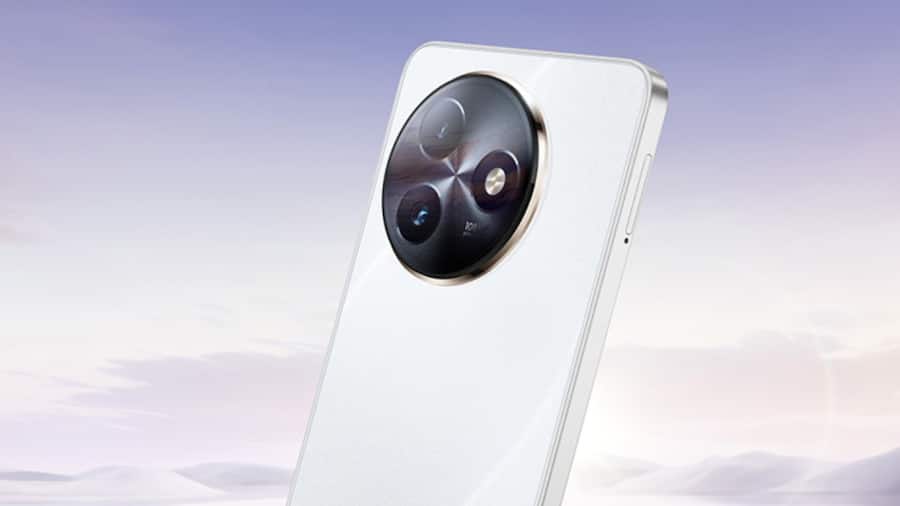 Itel S24 - Rs 10,999